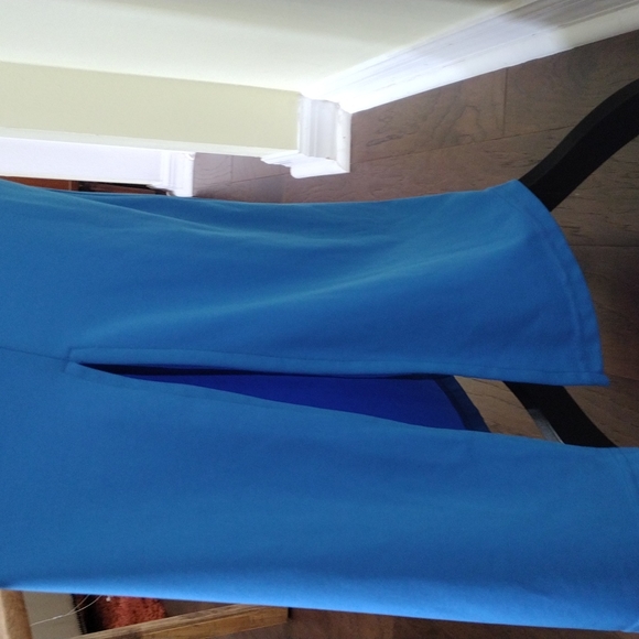 Dress - Picture 3 of 11